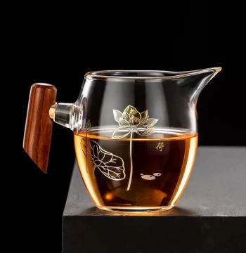 Thickened Wooden Handle Glass Fair Cup, Heat-Resistant Tea Strainer and Filter Set, Japanese Style Tea Sea, Filtering Tea Server, Tea Ware Accessories