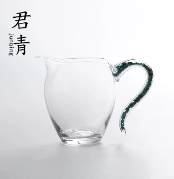 Glass Fairness Cup with Turquoise Accent, Transparent Minimalist Modern Household Tea Sea, Heat-Resistant Tea Divider for Kung Fu Tea Sets