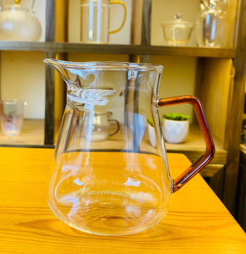 Heat Resistant Glass Teapot – Crescent Filter Pot with Integrated Tea Strainer