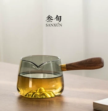 Sanxun Distant Mountain Glass Fair Cup: Heat-Resistant Tea Divider for Home Use; Anti-Scald Side-Handle Gongbei Tea Sea and Tea Set Accessory