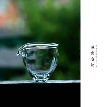 Mibai Handcrafted Bird-Design Tea Sea: Glass Fairness Cup by Michi Imai, Pure Hand-Blown High-Borosilicate Uniform Pouring Vessel
