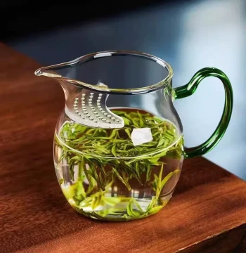 Crescent Fairness Cup, Heat Resistant High Borosilicate Glass, Large Capacity with Filter Net, Integrated Tea Sea and Strainer