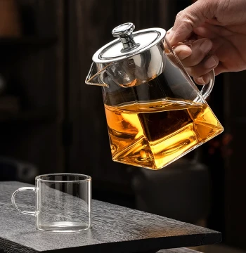 Thickened High-Borosilicate Heat-Resistant Glass Gongdao Cup with Integrated Tea Strainer – Versatile Tea Server for Xiao Qing Gan and Brewing
