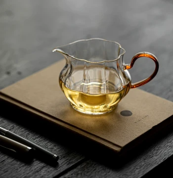 Caomuci Guling Fair Cup, Transparent Heat-Resistant High Borosilicate Glass with Handle, Public Cup, Tea Server, Tea Ware, Tea Sea