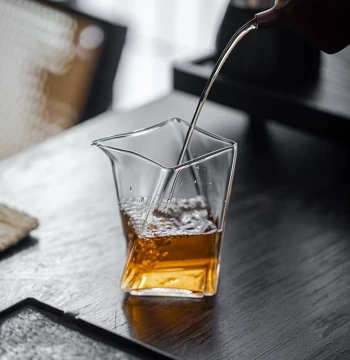 Caomuci Glass Fairness Cup, High-Temperature Resistant Tea Server, Thickened Home Minimalist Tea Set, Borosilicate Glass Tea Sea