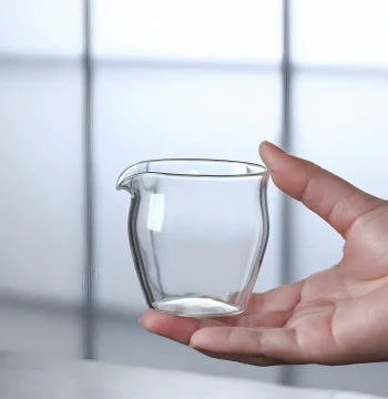 Lixiang Glass Fairness Cup, Small Capacity Sharing Pitcher, Elegant Design High-Transparency Heat-Resistant Tea Server for Small Teapots