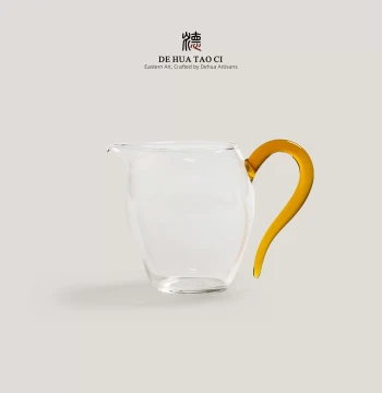 Tea Fairness Cup: Glass Tea Sea for Home Use, Premium Moon-Shaped High-Borosilicate Thickened High-Aesthetic Single Serving Tea Divider