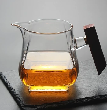 Kung Fu Tea Set: Japanese-Style Thickened Heat-Resistant Glass Fairness Cup with Wooden Side Handle – Includes Tea Strainer and Filter for Even Pouring