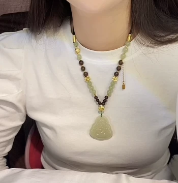 New Afghan Jade Buddha Pendant for Women, Light Luxury Niche Design Premium Clavicle Chain, Versatile Sweater Chain