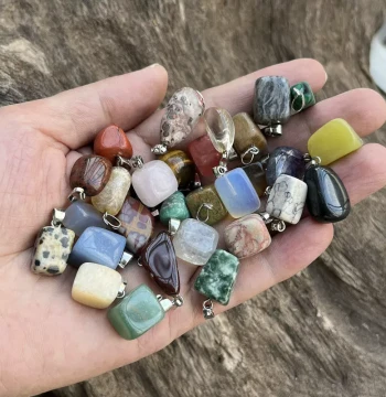 Various Irregular Crystal Jade Pendants, Different Sizes and Shapes, Random Mixed Pack, 50 Pieces/Bag