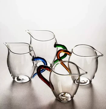 Large High Borosilicate Glass Fairness Cup with Eagle-Beak Spout and Handle - Heat-Resistant Transparent Tea Sea for Serving