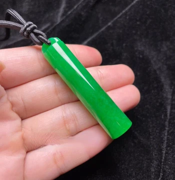 Myanmar Old Pit Yang Green Jadeite Lingguan Pendant: Ancient Style Retro Jade Accessory, Lu Lu Tong Quartzite Treated