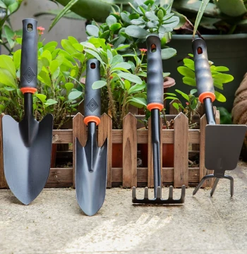 Gardening Small Shovel for Household and Agricultural Use: Planting Flowers, Outdoor Soil Digging, Iron Spade, Rake, Hoe, Weeding, and Beach Combing Tool