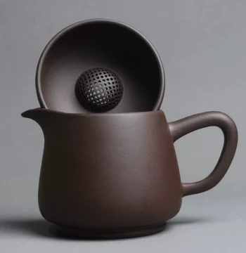 Yixing Zisha Fairness Cup with Integrated Tea Filter Tea Strainer Mesh Handmade Raw Ore Purple Clay Tea Sea Tea Divider Teaware
