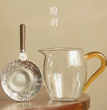 Thickened High-Borosilicate Glass Fair Cup, Heat-Resistant Tea Pitcher with Strainer for Home Kung Fu Tea Ceremony