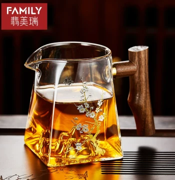 Glass Fairness Cup Tea Strainer Integrated Set Guanshan Tea Divider with Tea Filter Japanese Style High Temperature Resistant Thickened Wooden Handle Tea Sea
