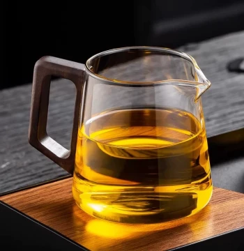 Thickened Glass Fairness Cup with Strainer, High-End Kung Fu Tea Set, High Borosilicate Heat-Resistant Tea Server