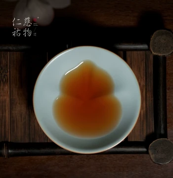 Ru Kiln 'Fu Lu' Master Cup - Single Gourd-Shaped Porcelain Teacup for Personal Kung Fu Tea Drinking