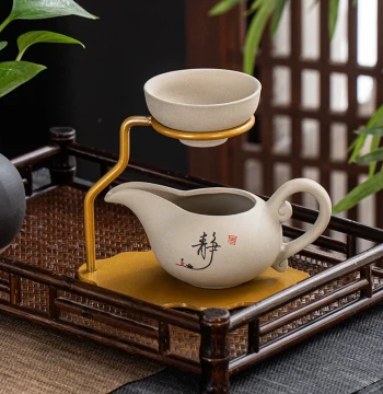 Creative Premium Tea Strainer Integrated with Fairness Cup, All-in-One Tea-Water Separator and Filtering Stand