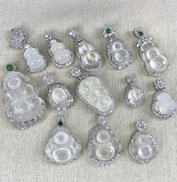 Natural Ice-Kind Chalcedony Pendant for Women, Emerald Green Jade Drop with Gemstone Inlay, Translucent Agate Necklace Ornament