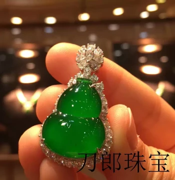 High-End Burmese Old Pit Ice Species Full Yang Green Jade Gourd Pendant Gold Inlay Female Imperial Green Charm