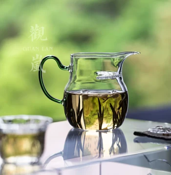 Guanlan Glass Fairness Cup - High-Temperature Resistant Integrated Filter, Thickened Tea Divider, Tea Sea, Crescent-Shaped Public Cup for Green Tea Brewing