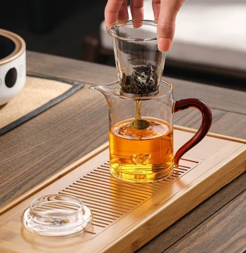 Black Tea Brewing Cup with Glass Tea-Water Separation, Thickened Fairness Cup, High-Temperature Resistant Office Tea Brewer, Kung Fu Tea Set
