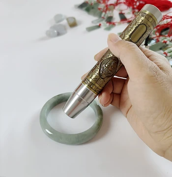 Jewelry and Jade Authentication Tool, Genuine vs Fake Feicui and Hetian Jade Identification, Specialized High-Intensity Flashlight with 365nm UV Light
