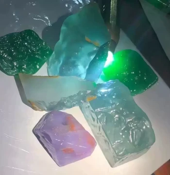 Natural Burmese Jadeite Raw Stone Customization: Edge Scraps, Slice Materials, Kilogram Lots, and Mystery Packs for Live Stream Exclusive Purchase