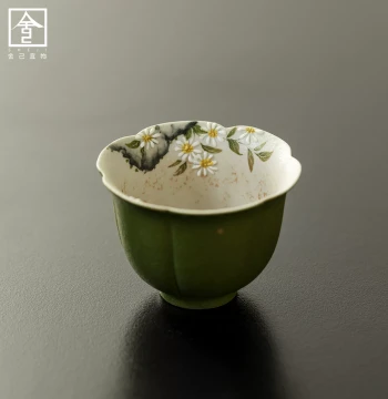 Small Green Citrus Hand-Painted Lotus Petal Tea Cup, Ceramic Ladies' Single Serving Tea Tasting Cup, Kung Fu Tea Master Cup