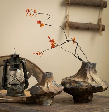 Jingdezhen Creative Strange Stone Ceramic Vase: Handmade Coarse Pottery Jar Display Piece for Homestay Hotel Green Plants Fresh Flowers Hydroponic Flower Vessel