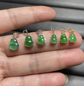 S925 Sterling Silver Inlaid Grade A Full-Color Spicy Green Gourd Jadeite Pendant Small Dangle Jade Special Clearance Random Shipment