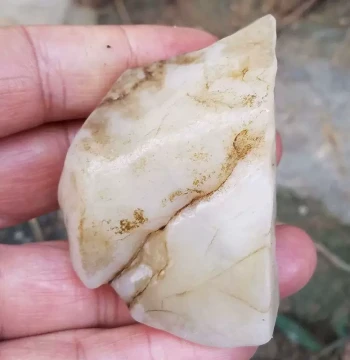 White Flesh Hetian Jade Rough Stone Mountain Material Qinghai Material Scraps Jade Hand Piece 146g 73*48*40MM