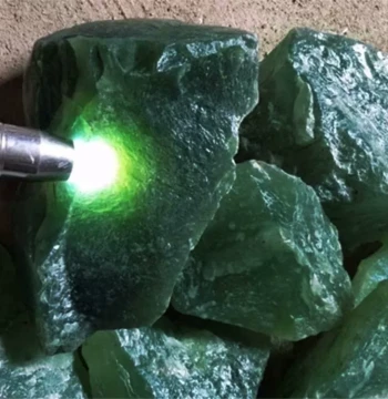 Xiuyan Jade 180 Rough Material: Carved Jade Pendants and Ornaments, Natural Jade Raw Stone, Xiuyan Jade Scraps and Seed Stones, Unset Stones