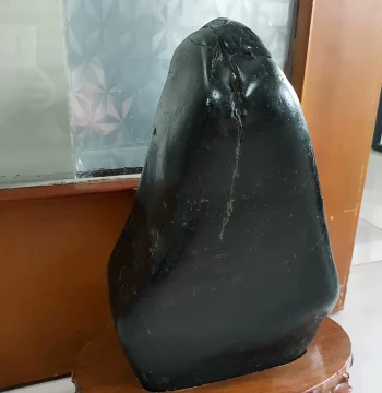 34 Jin Hetian Jade Black-Green Jade Seed Material Raw Stone, Large Black-Green Jade Piece with Good Shape, Living Room Jade Seed Ornament for Collection