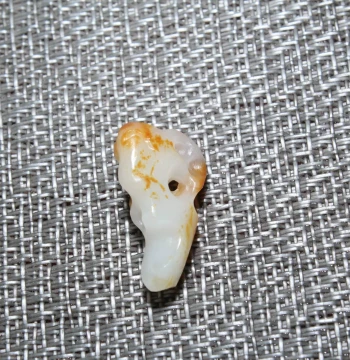 Xinjiang Hetian Jade Seed Material Raw Stone Pendant for Men and Women, Jade Pendant Necklace Accessory, Jade Taihu Stone