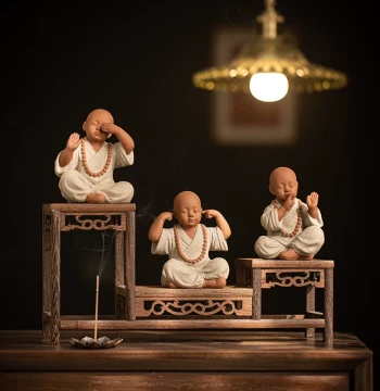 Chinese Zen Style 'See No Evil' Little Monk Handmade Ceramic Buddha Statue, Home & Office Desktop Tea Pet Ornament