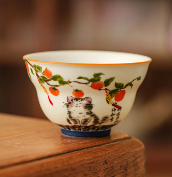 Jinyitang Home Hand-Painted Cat and Persimmon Ceramic Teacup, White Porcelain with Gold Rim Tasting Cup, Kung Fu Tea Set Single Cup