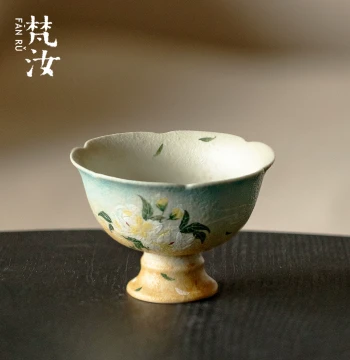 Fanru Gradient Hand-Painted Gardenia High-Foot Petal Cup - Underglaze Ceramic Teacup for Kung Fu Tea