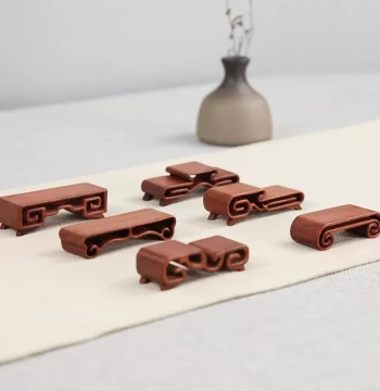 Redwood Carved Craft Display Stand: Solid Wood Base for Seals, Jade Stones, and Small Scroll Tables, Red Sandalwood Holder