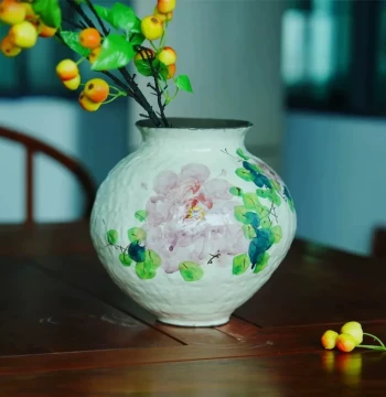Jingdezhen Chinese Retro Ceramic Vase, Hand-Painted Flower Arranger for Living Room Greenery Hydroponics Y8120A1