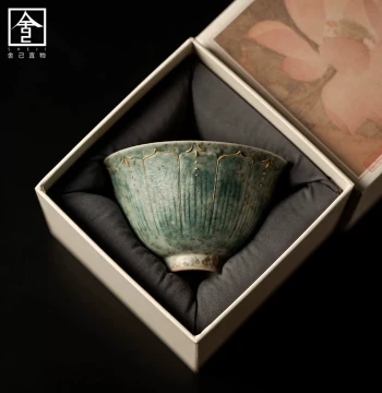 Chinese Style Relieved Lotus Petal Tea Cup: High-End Ceramic Lotus Tasting Cup, Master Cup for Home Tea Drinking, Non-Scalding Tasting Cup