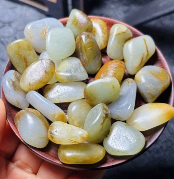 Xinjiang Hetian Jade Seed Material Raw Stone, Hetian Jade Seed Material Raw Stone, Natural Jade Raw Material, Hetian Jade Raw Stone