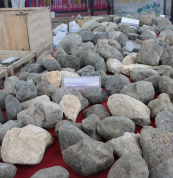 Myanmar Natural Jadeite Raw Stone from Old Mines, Ice Variety Color Material, Water-Rich Stone, $50 per Piece with Free Shipping and Processing Service