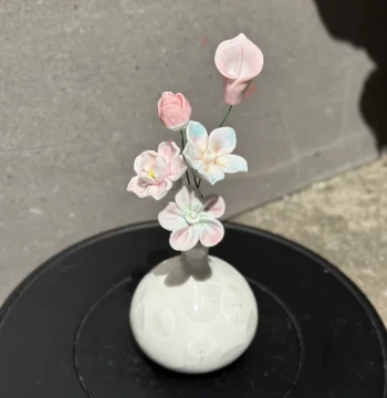 [Exclusive Match] Jingdezhen Ceramic Flowers, Handmade Mother's Day Small Ornaments, Simulation Flowers, Mini Vase Ornaments