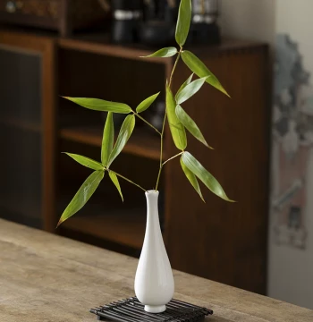 Mutton Fat Porcelain Guanyin Pure Vase: White Ceramic Handmade Small Vase, Chinese Zen Home Flower Arrangement Ornament