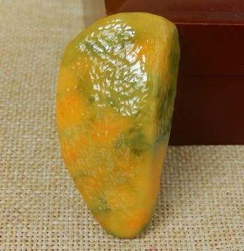 Myanmar Grade A Jadeite Rough Stone, Clear Material, Damakan Yellow Jade with Floating Flowers, Edge Scraps for Pendants V276