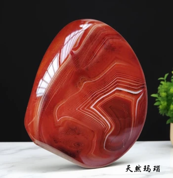 Natural Crystal Agate Raw Stone for Hand Play, Figurative Sardonyx Hand Piece, Living Room Strange Stone Ornament, Seed Jade Material