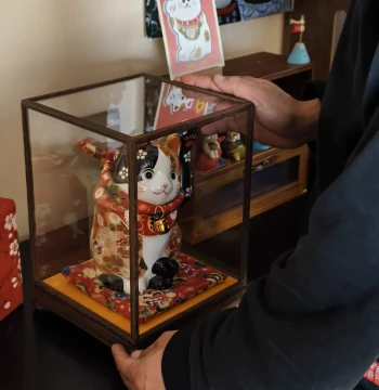 Handmade Lucky Cat Figurine - Opening Ceremony and Home Entrance Decor, Ceramic Wealth Attracting Ornament, Fortune Cat for New Store Cash Register