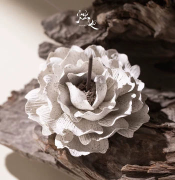 Intangible Cultural Heritage Handmade Ceramic Flower Elegant Gray Incense Holder Base Aroma Diffuser Home Fragrance Stand Ornament Premium Gift